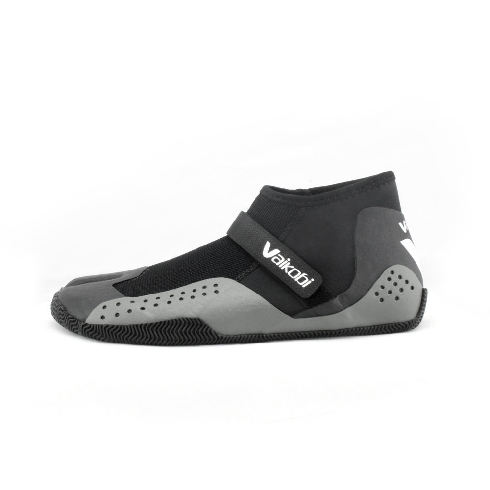 Speed-grip split toe boot