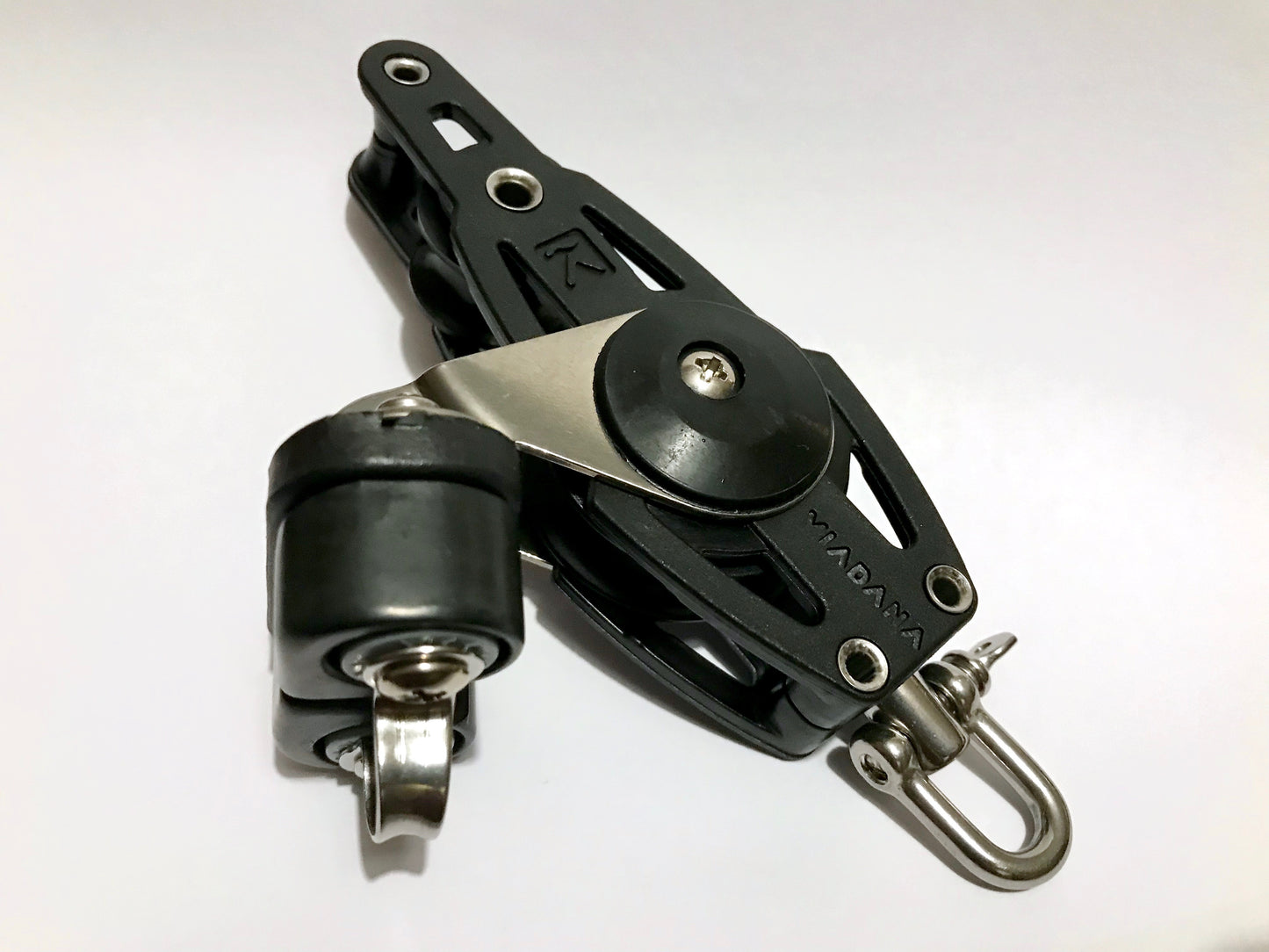 Viadana PIUMA 38mm single composite fiddle block with becket + STROZZARE cam cleat jammer - Dinghy Shack