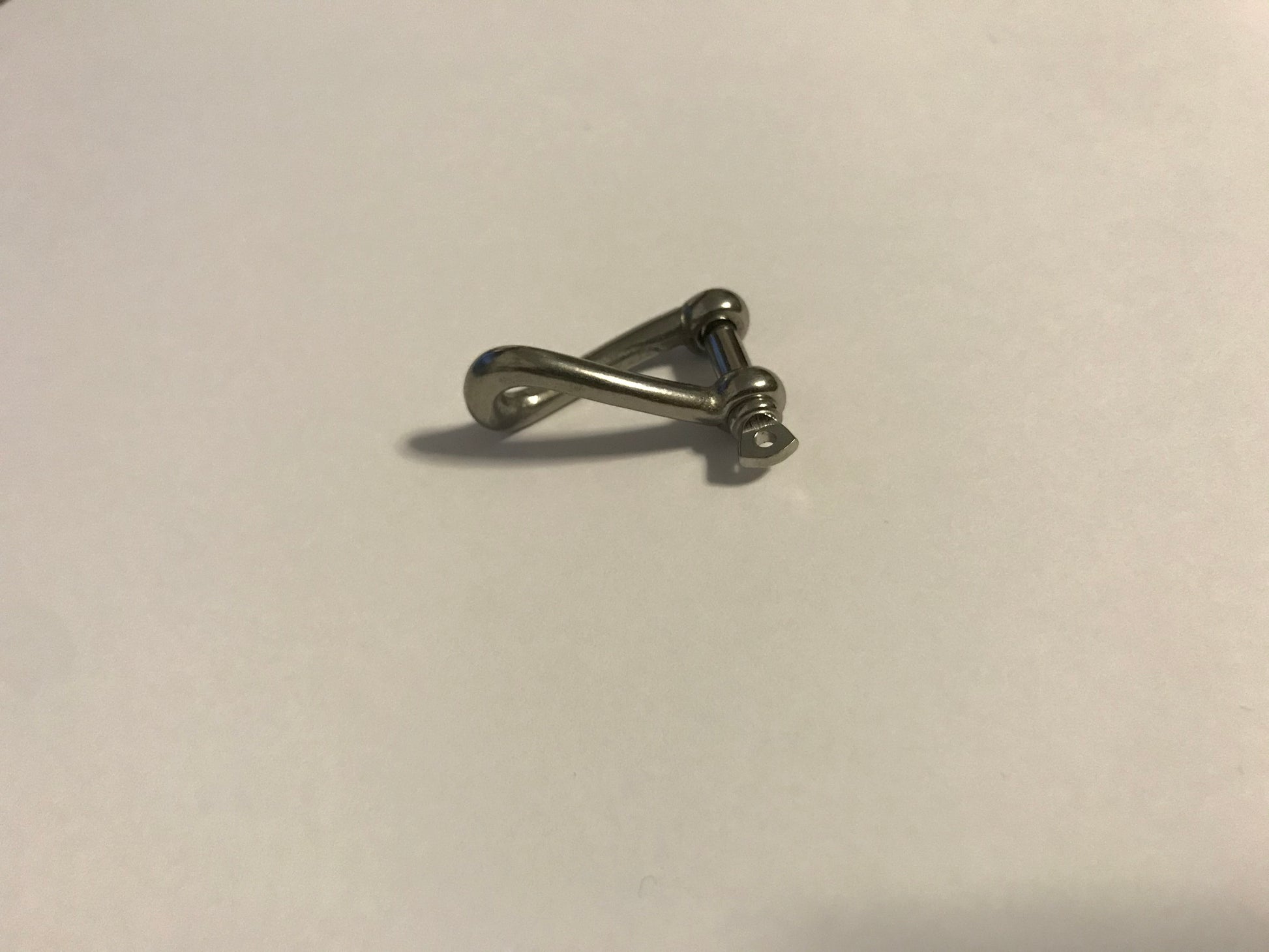 Viadana Stainless Steel 4mm twisted Shackle - Dinghy Shack